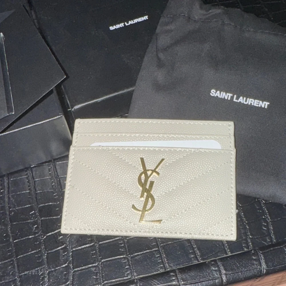 Saint Laurent Beige Cardholder with Gold YSL Logo - Picture 3 of 6